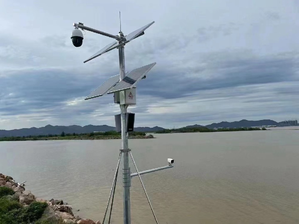 太阳能监控安装双层太阳能板注意事项